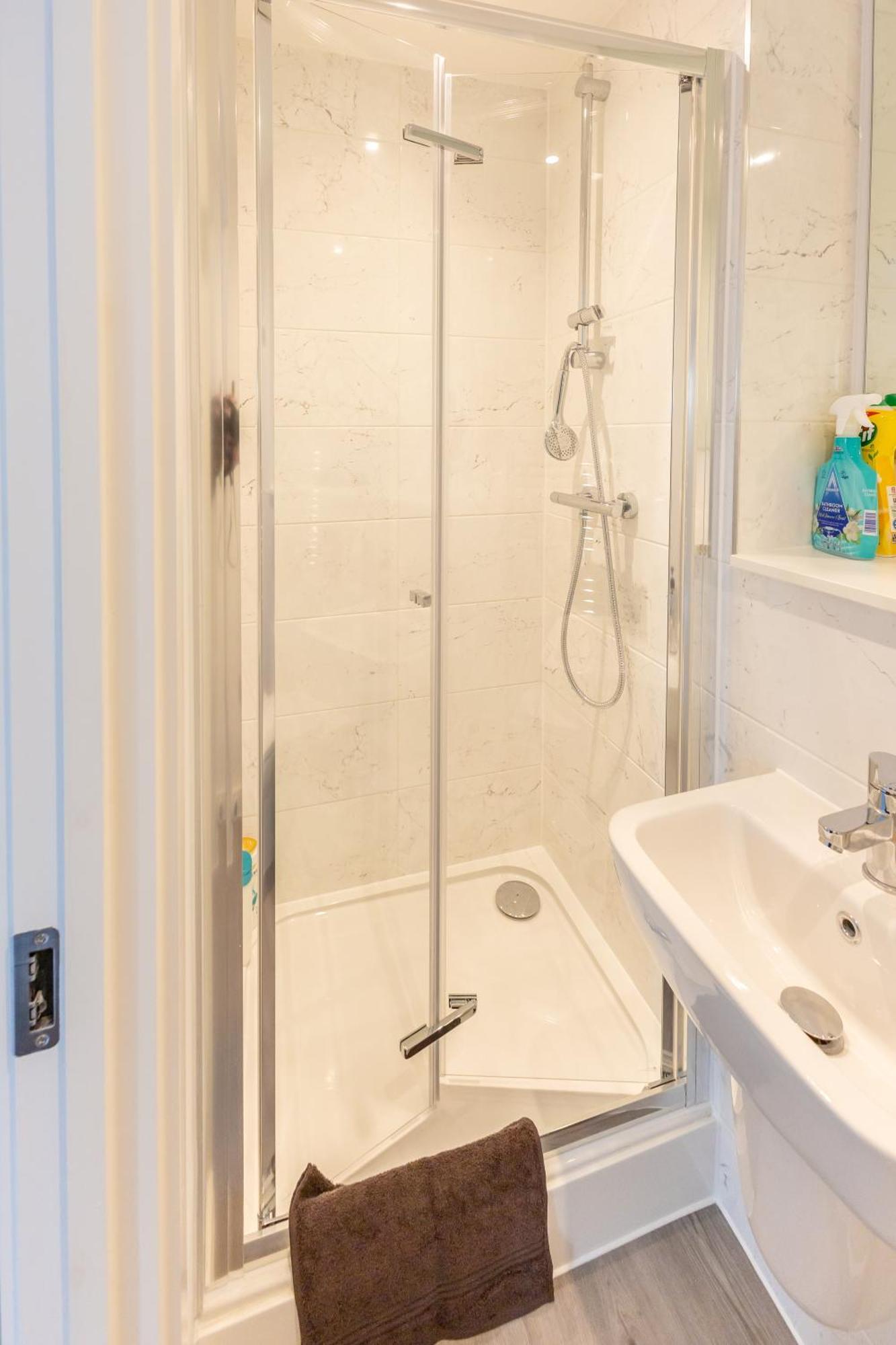 Stunning Modern 3 Bedroom Townhouse - Perfect Getaway Manchester Eksteriør billede